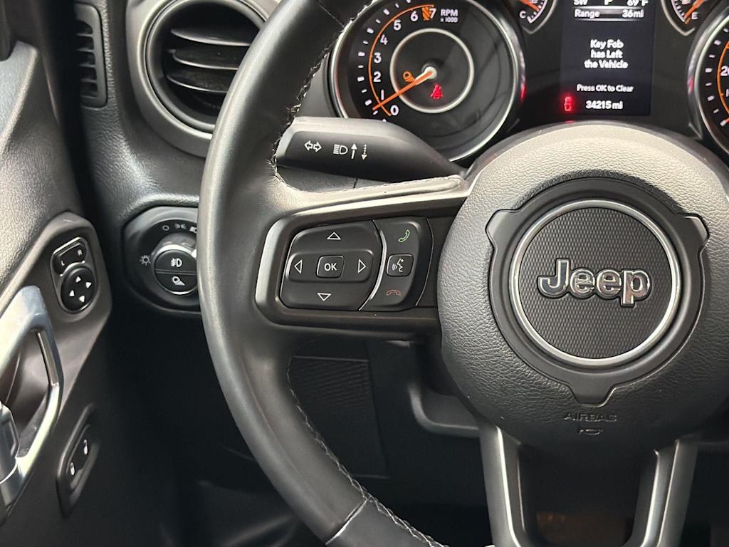 Thumbnail: 2022 Jeep Gladiator - 22