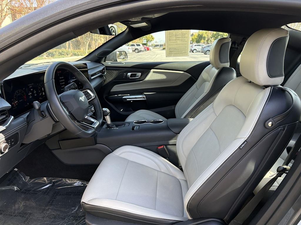 Thumbnail: 2025 Ford Mustang - 10