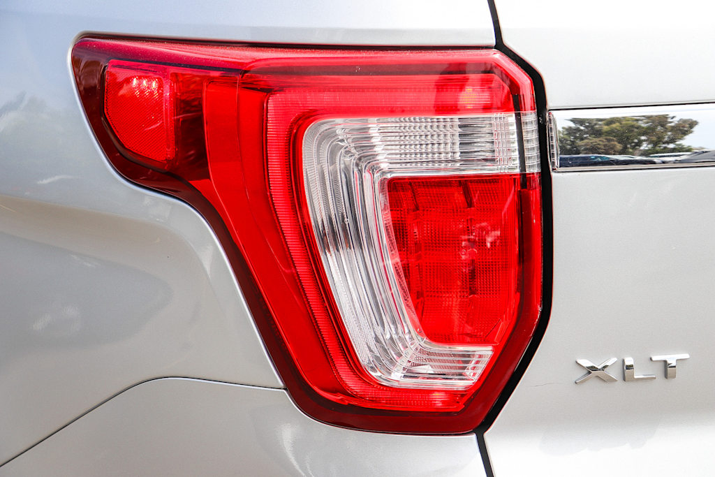Thumbnail: 2016 Ford Explorer - 20