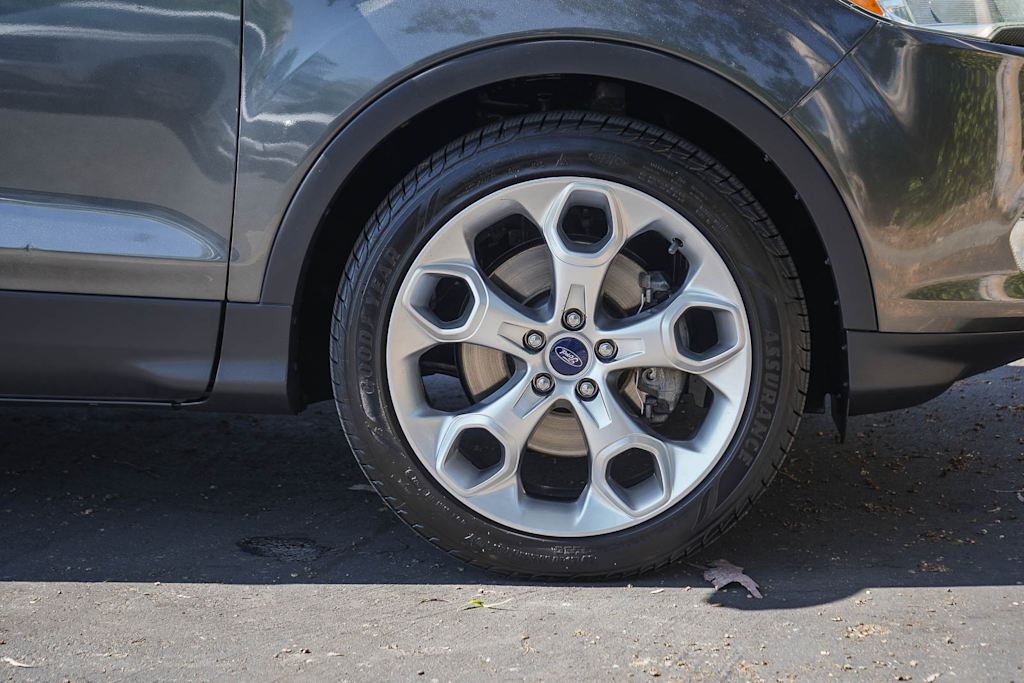 Thumbnail: 2016 Ford Escape - 21