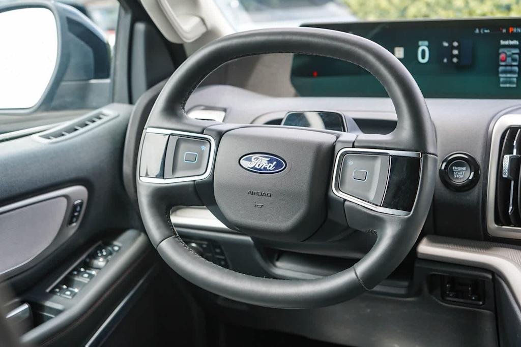 Thumbnail: 2025 Ford Expedition - 9