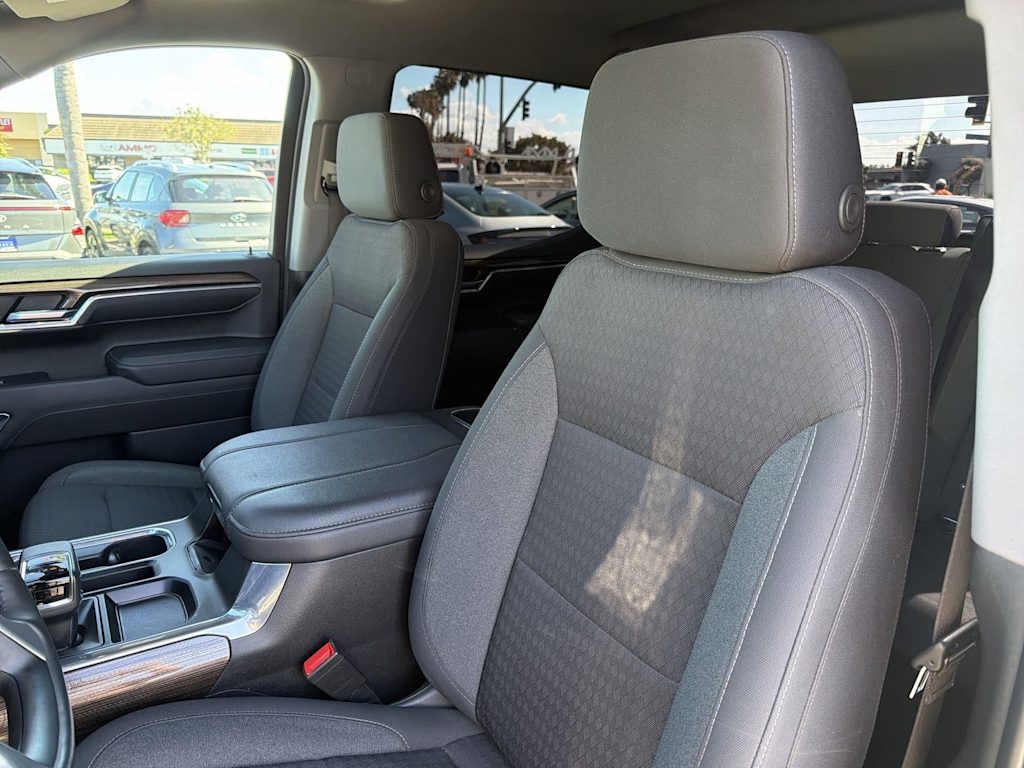 Thumbnail: 2023 Chevrolet Silverado 1500 - 31