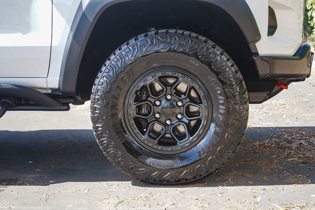 Thumbnail: 2024 Chevrolet Colorado - 22