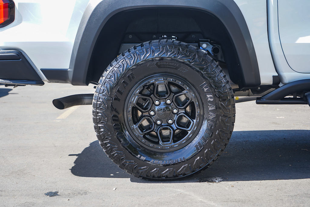 Thumbnail: 2024 Chevrolet Colorado - 6