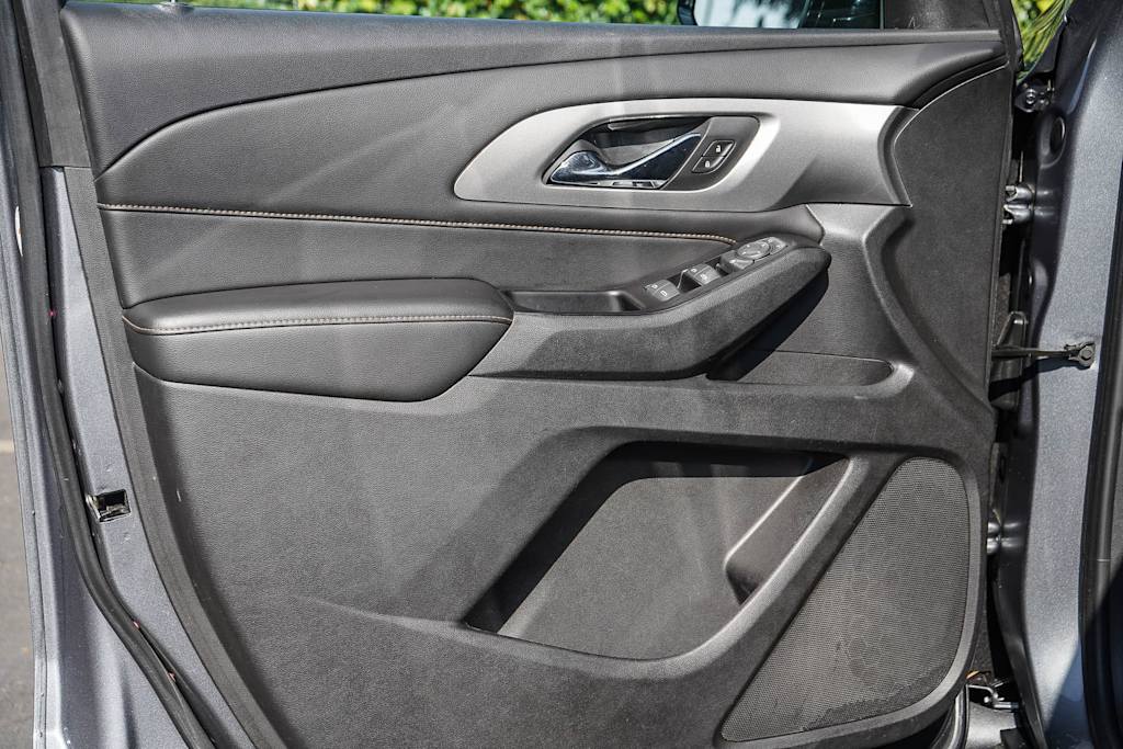 Thumbnail: 2018 Chevrolet Traverse - 25