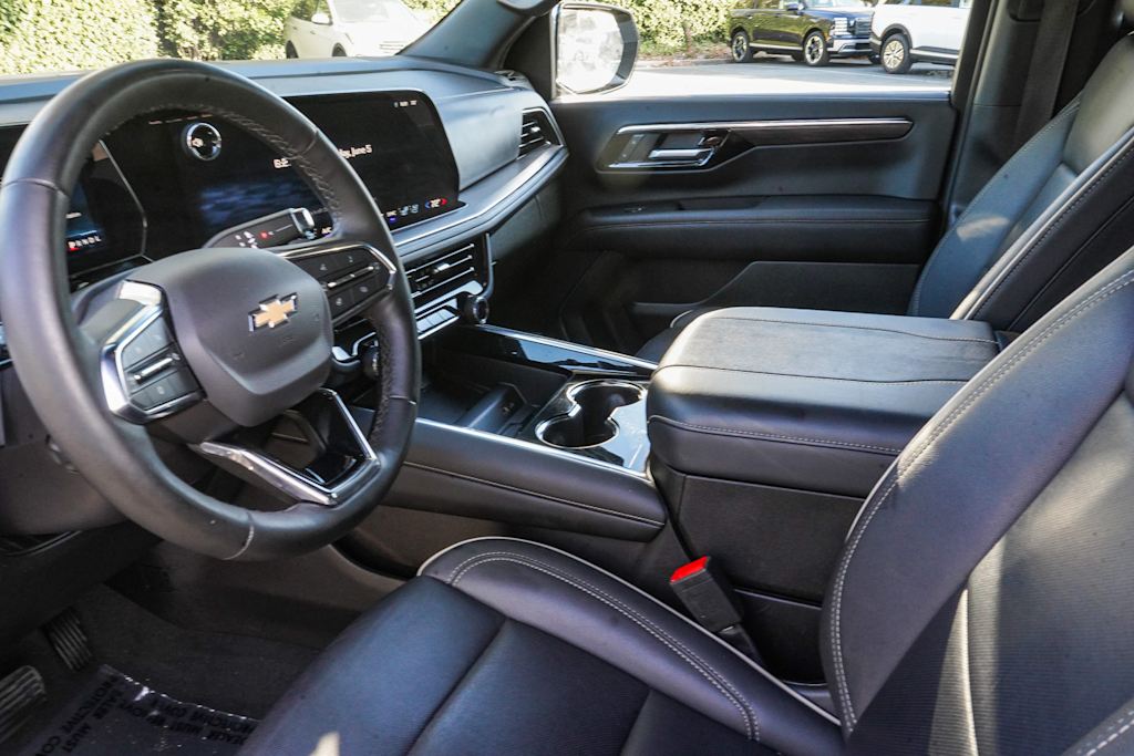 Thumbnail: 2025 Chevrolet Suburban - 8