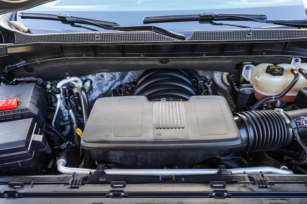 Thumbnail: 2025 Chevrolet Suburban - 7