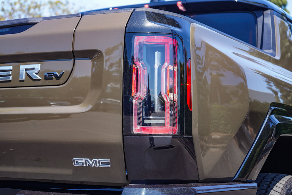 Thumbnail: 2025 GMC Hummer EV - 18