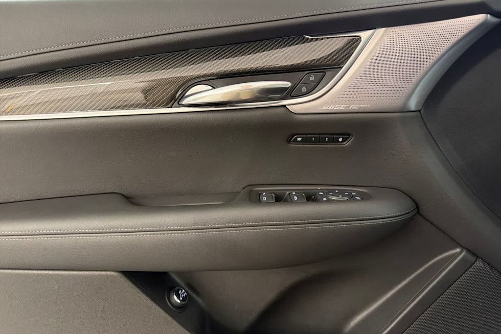 Thumbnail: 2023 Cadillac XT6 - 20