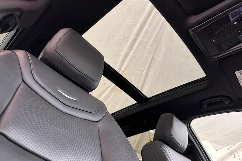 Thumbnail: 2023 Cadillac XT6 - 22