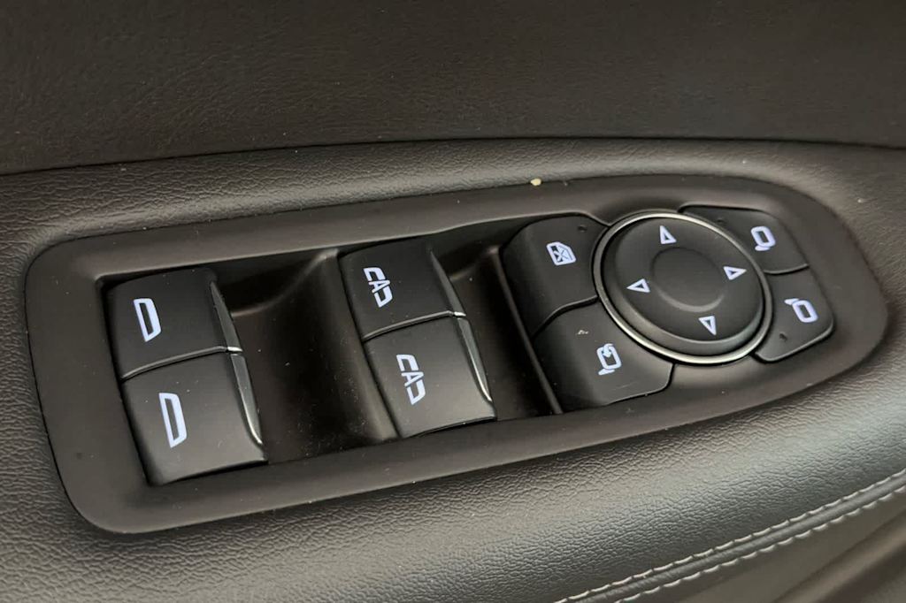 Thumbnail: 2023 Cadillac XT6 - 21