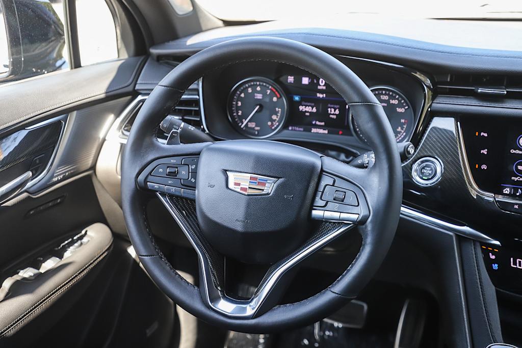 Thumbnail: 2023 Cadillac XT6 - 8