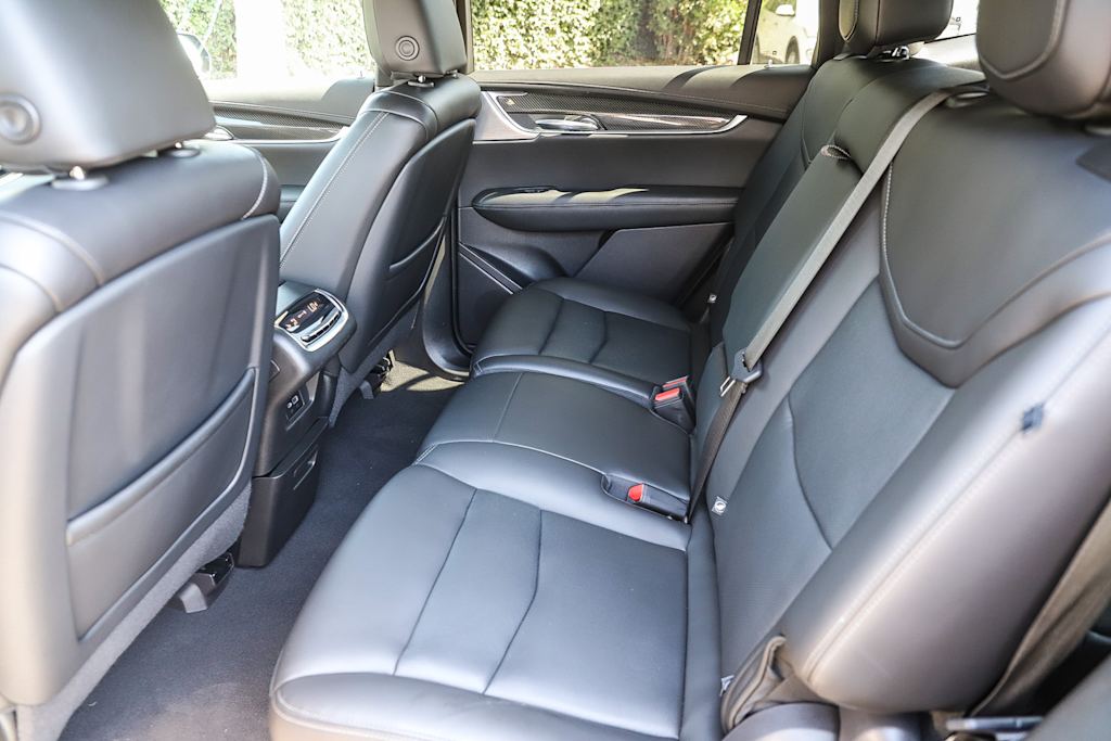 Thumbnail: 2023 Cadillac XT6 - 11