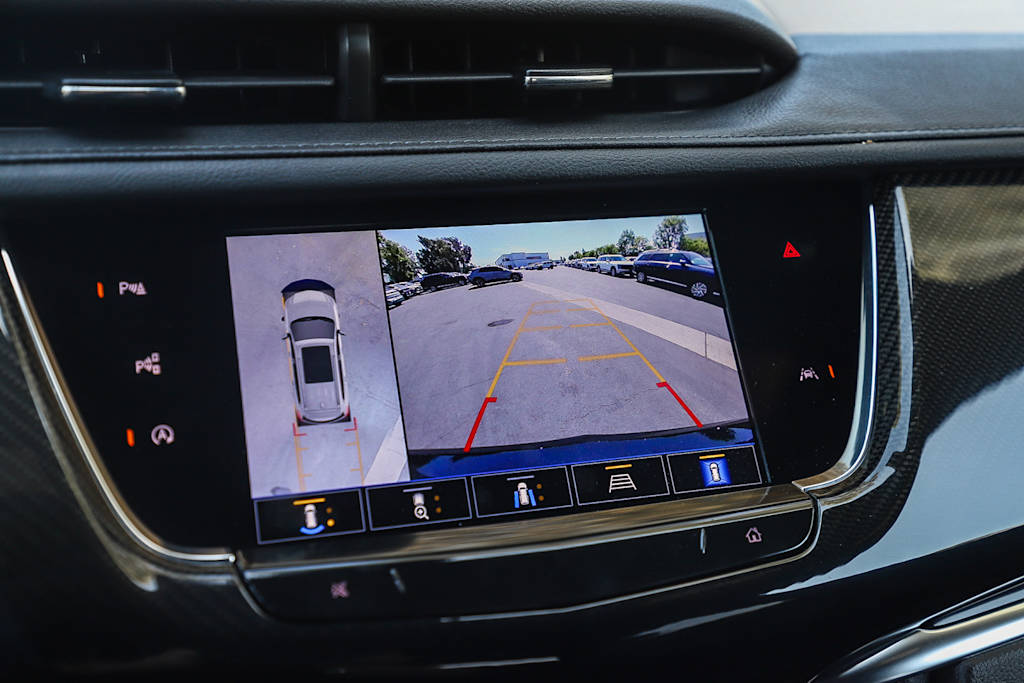 Thumbnail: 2023 Cadillac XT6 - 26