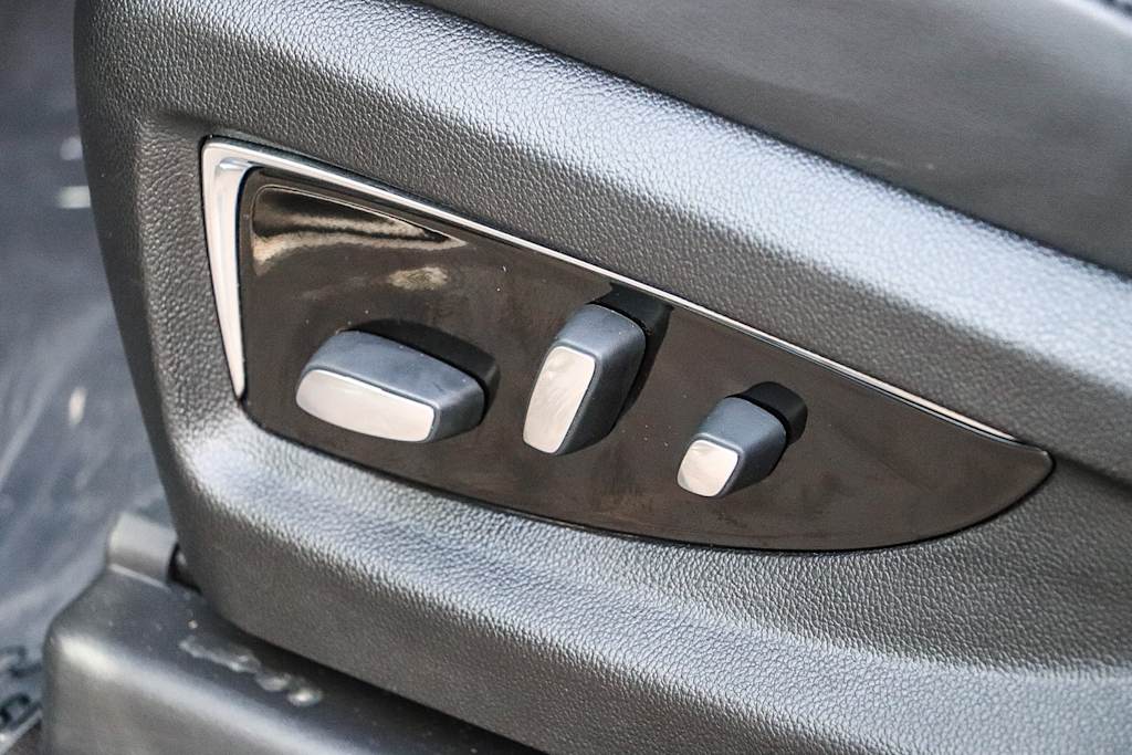 Thumbnail: 2020 Cadillac Escalade - 24