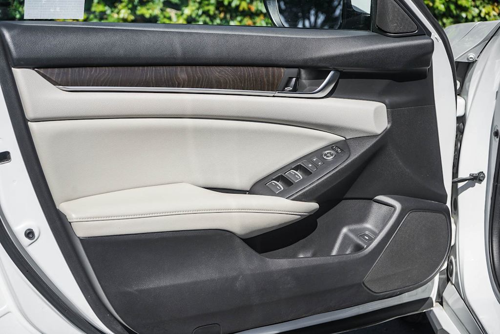 Thumbnail: 2018 Honda Accord - 25
