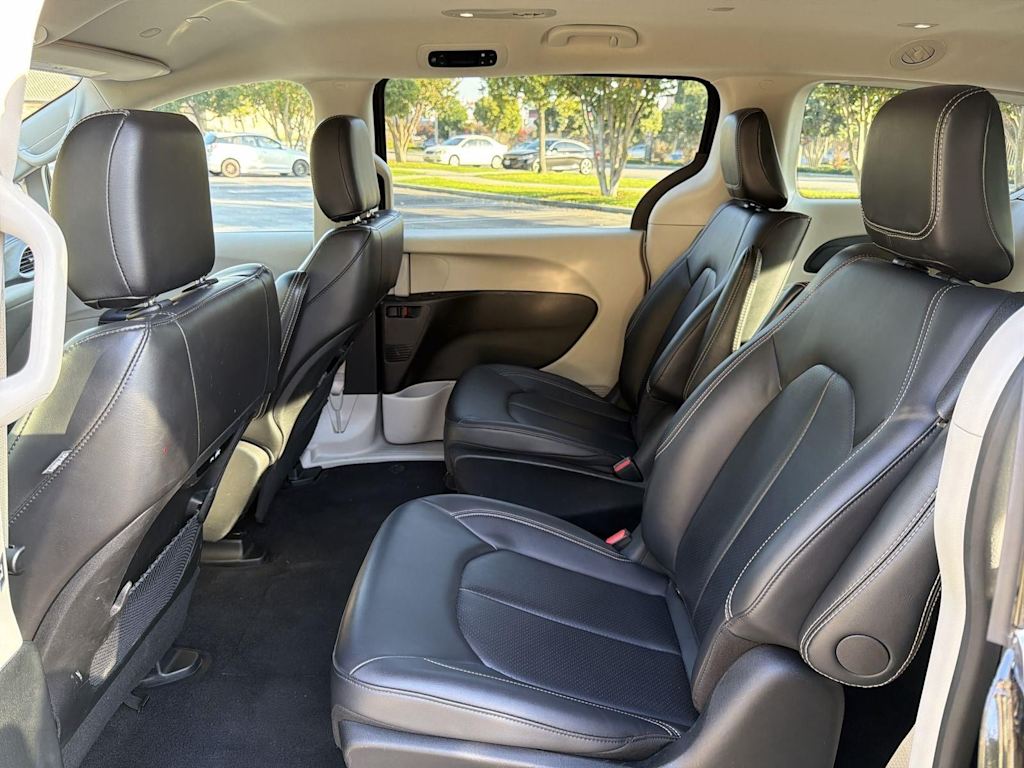 Thumbnail: 2024 Chrysler Pacifica - 12