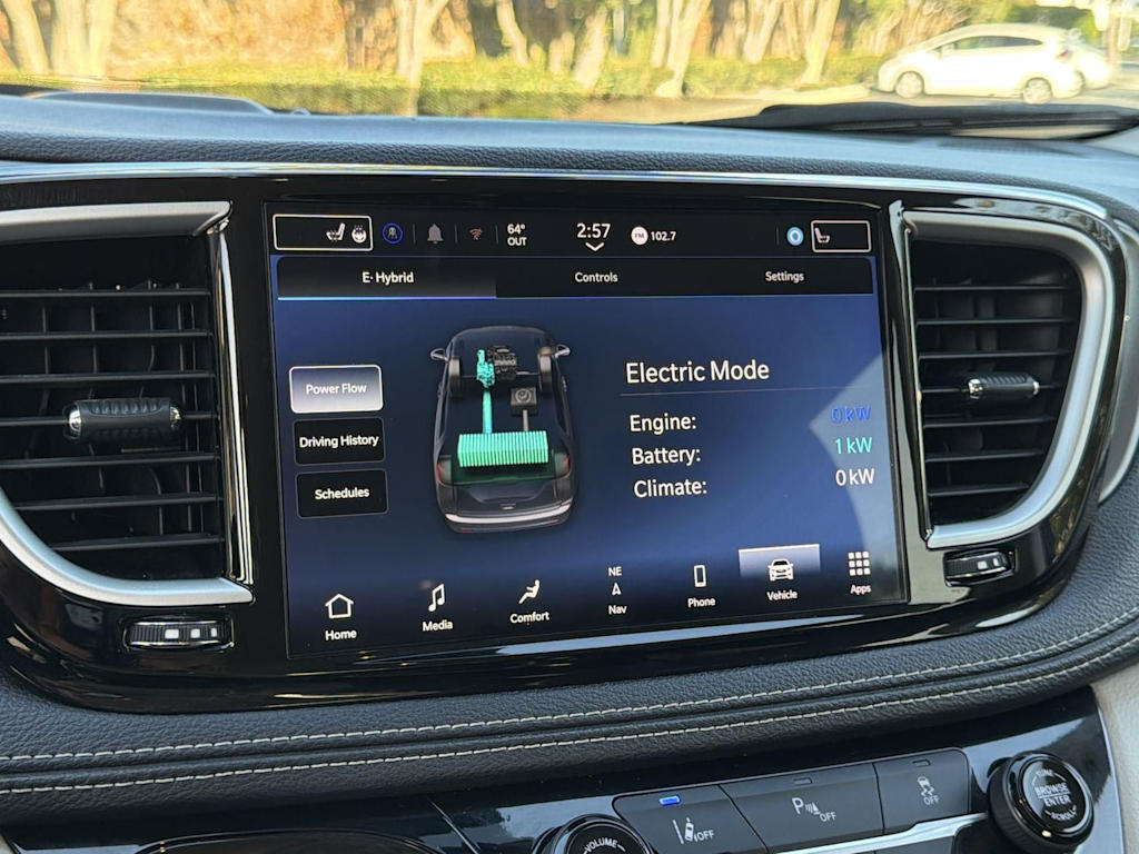 Thumbnail: 2024 Chrysler Pacifica - 29