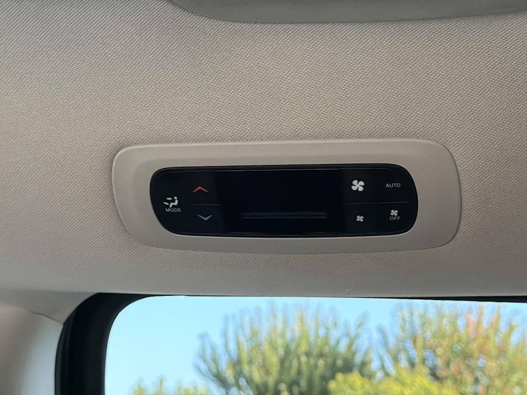 Thumbnail: 2024 Chrysler Pacifica - 35