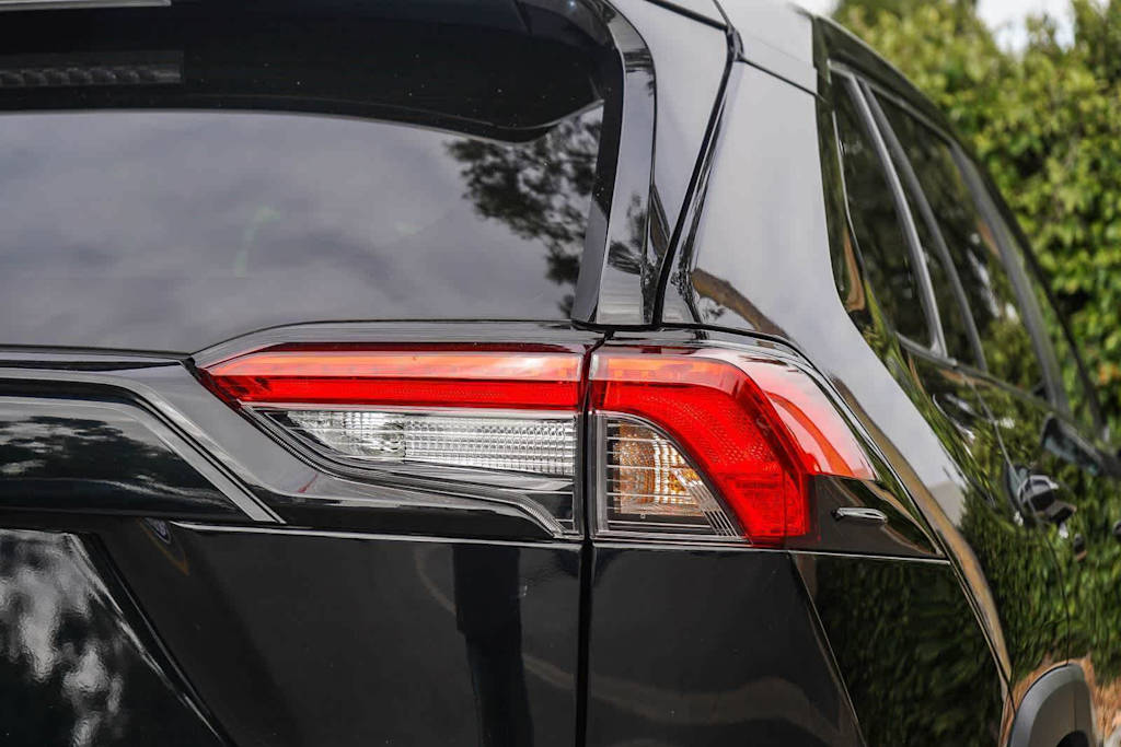 Thumbnail: 2022 Toyota RAV4 - 18