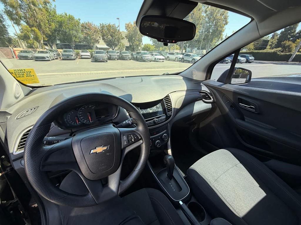 Thumbnail: 2018 Chevrolet Trax - 2