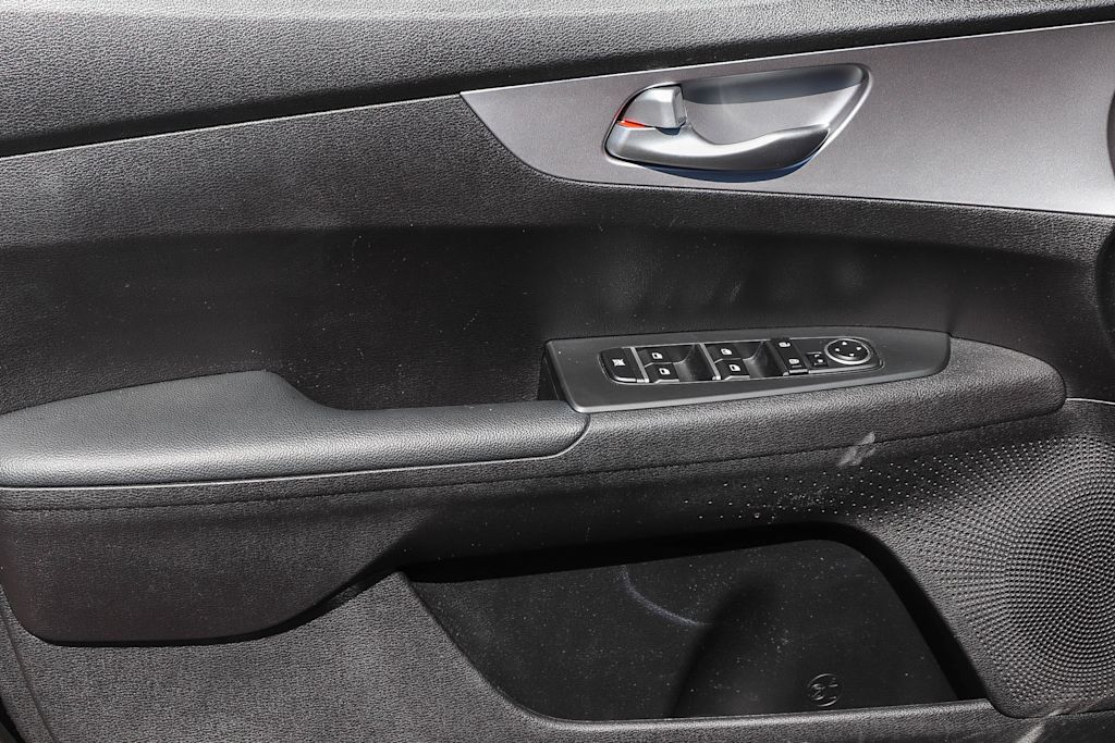 Thumbnail: 2024 Kia Forte - 23