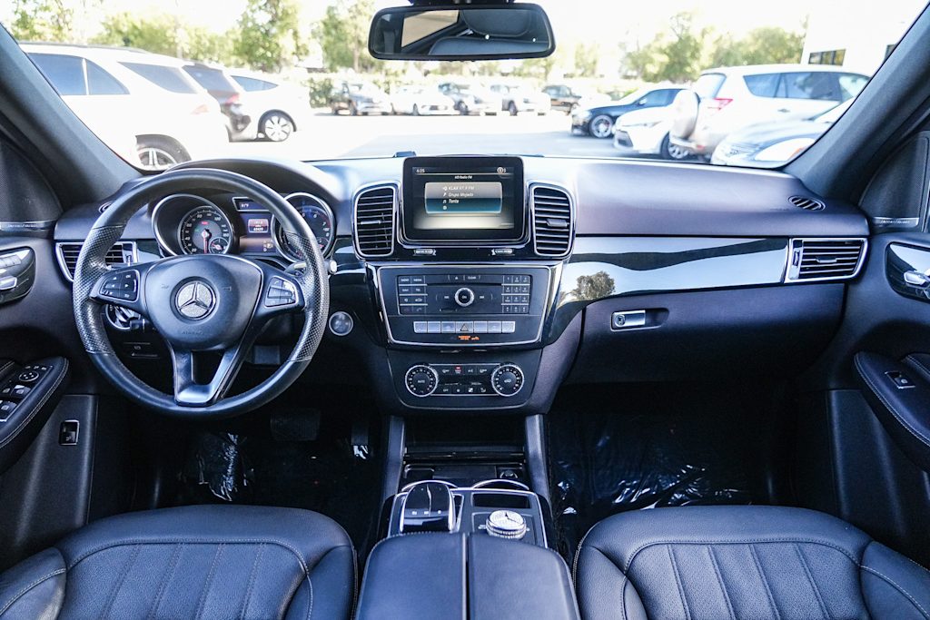 Thumbnail: 2017 Mercedes-Benz GLE - 2