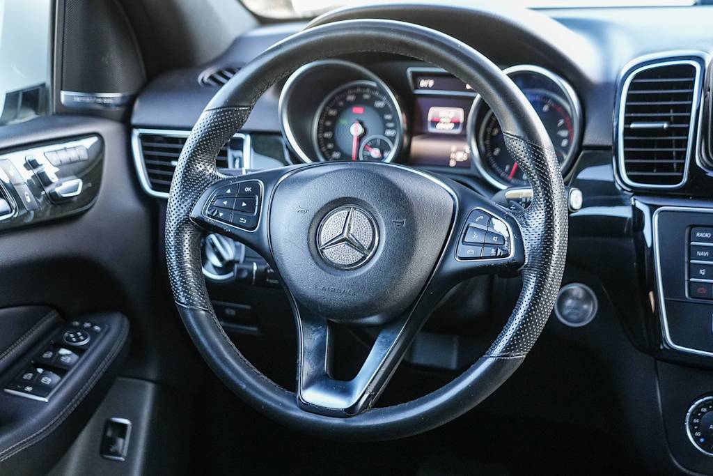 Thumbnail: 2017 Mercedes-Benz GLE - 9