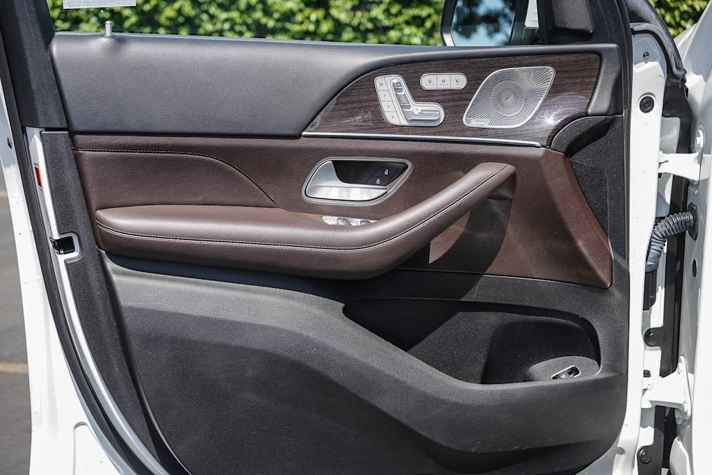 Thumbnail: 2021 Mercedes-Benz GLS - 23