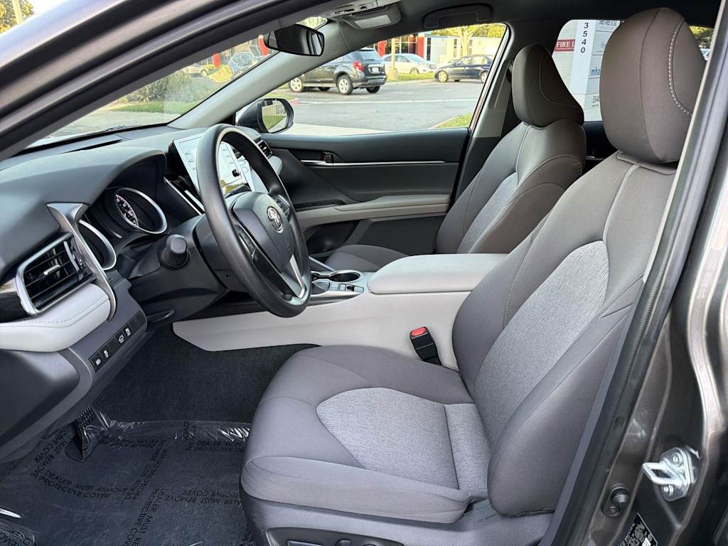 Thumbnail: 2022 Toyota Camry - 10