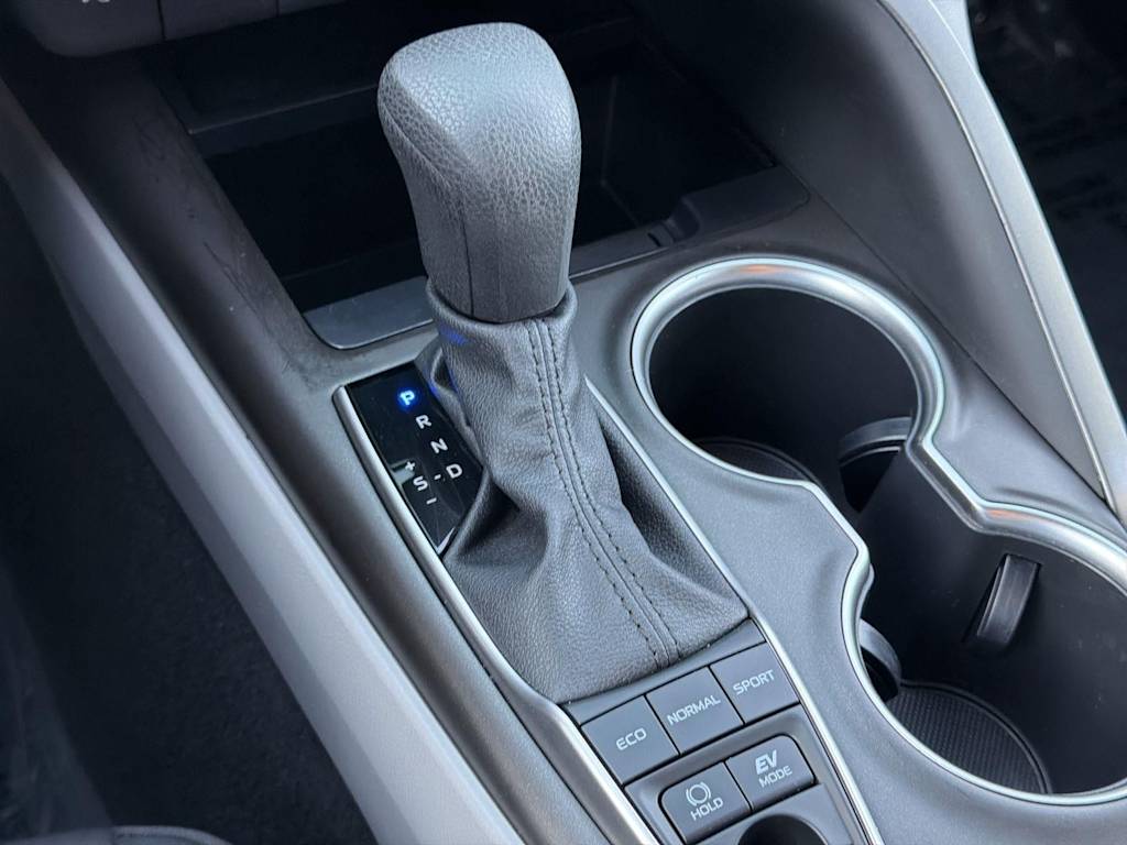 Thumbnail: 2022 Toyota Camry - 15