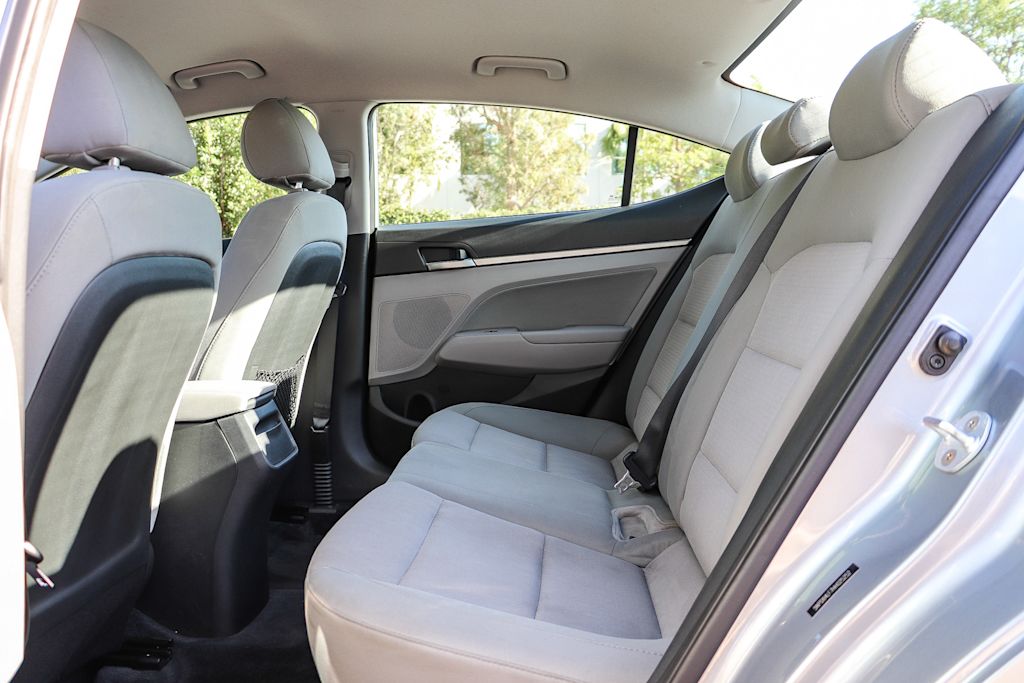 Thumbnail: 2017 Hyundai Elantra - 12