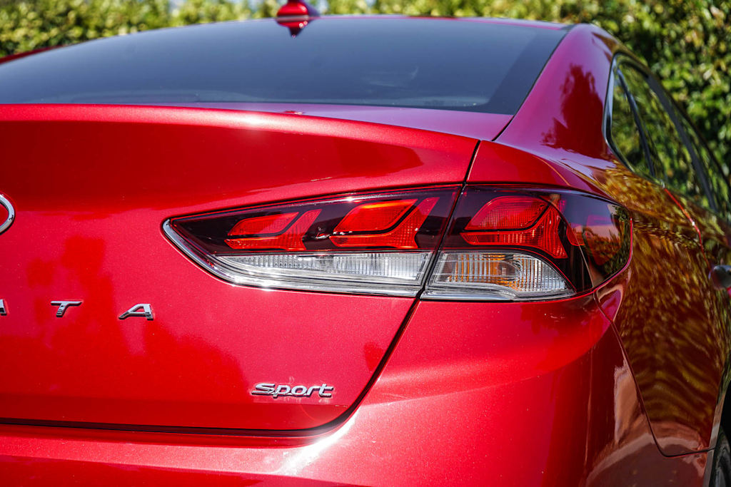 Thumbnail: 2018 Hyundai Sonata - 19