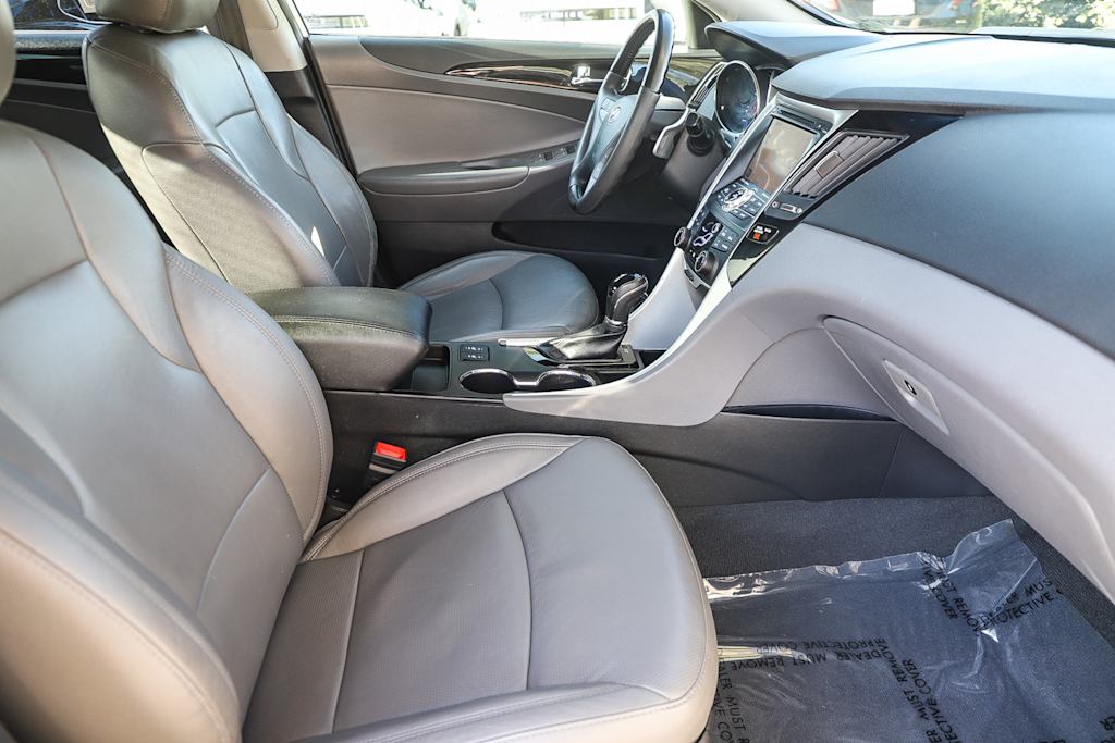 Thumbnail: 2013 Hyundai Sonata - 10