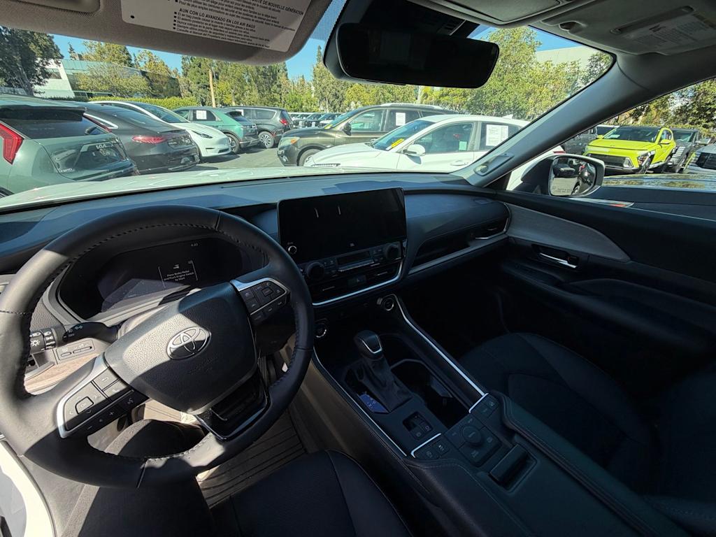 Thumbnail: 2024 Toyota Grand Highlander - 2