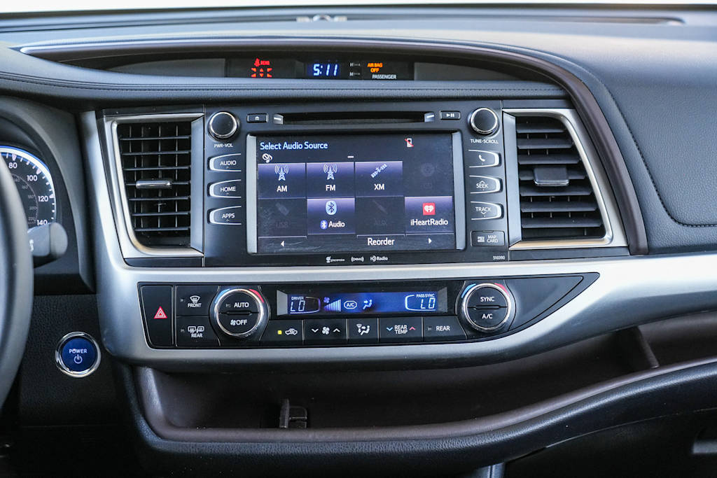Thumbnail: 2019 Toyota Highlander - 13