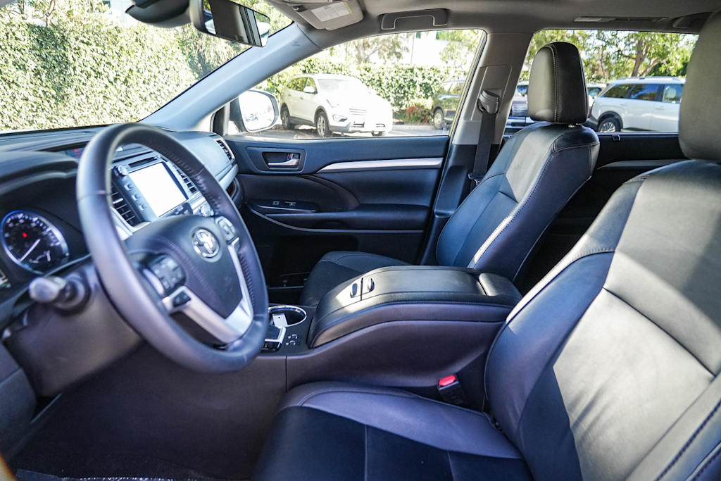 Thumbnail: 2019 Toyota Highlander - 11