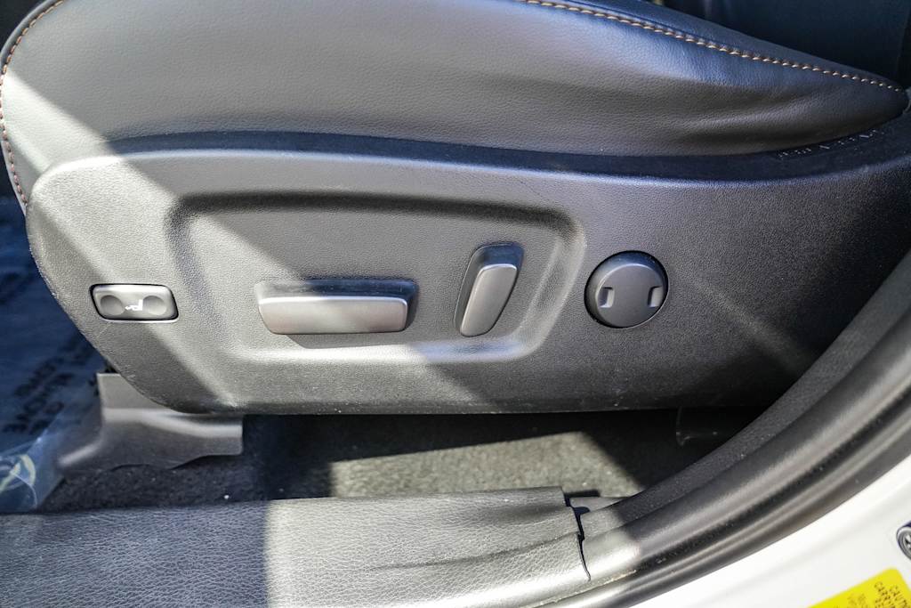 Thumbnail: 2019 Toyota Highlander - 25