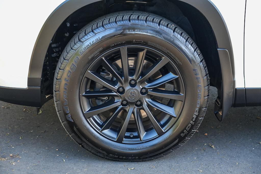Thumbnail: 2019 Toyota Highlander - 22