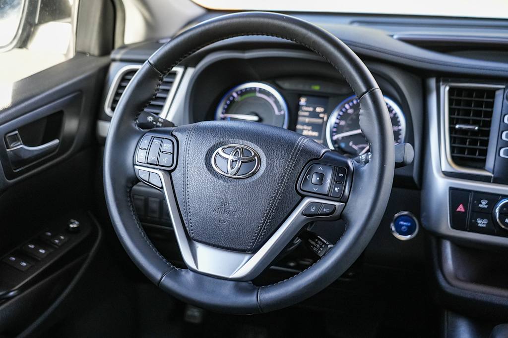 Thumbnail: 2019 Toyota Highlander - 9