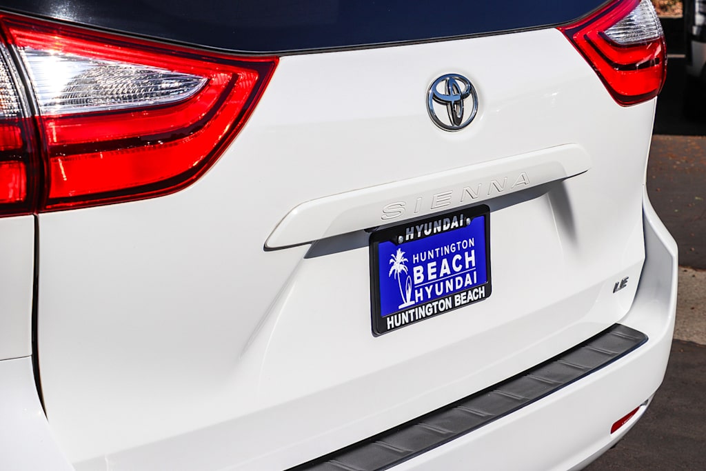 Thumbnail: 2018 Toyota Sienna - 21