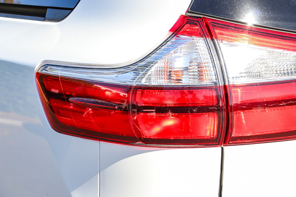 Thumbnail: 2018 Toyota Sienna - 20
