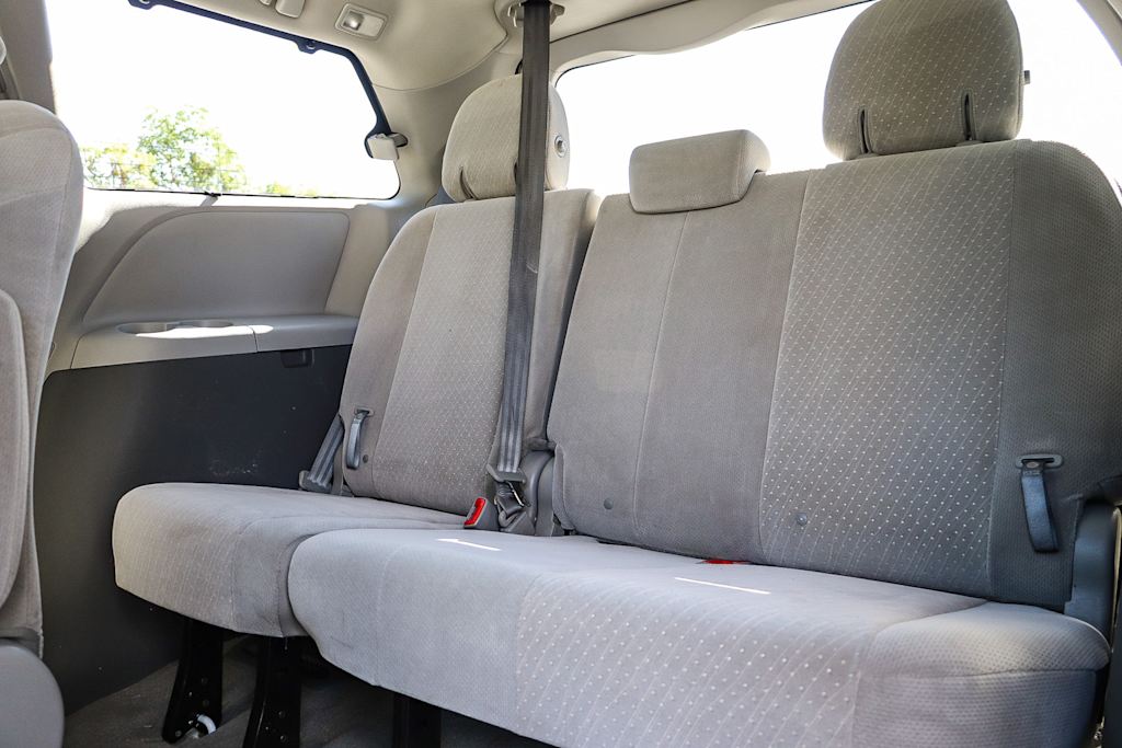 Thumbnail: 2018 Toyota Sienna - 24