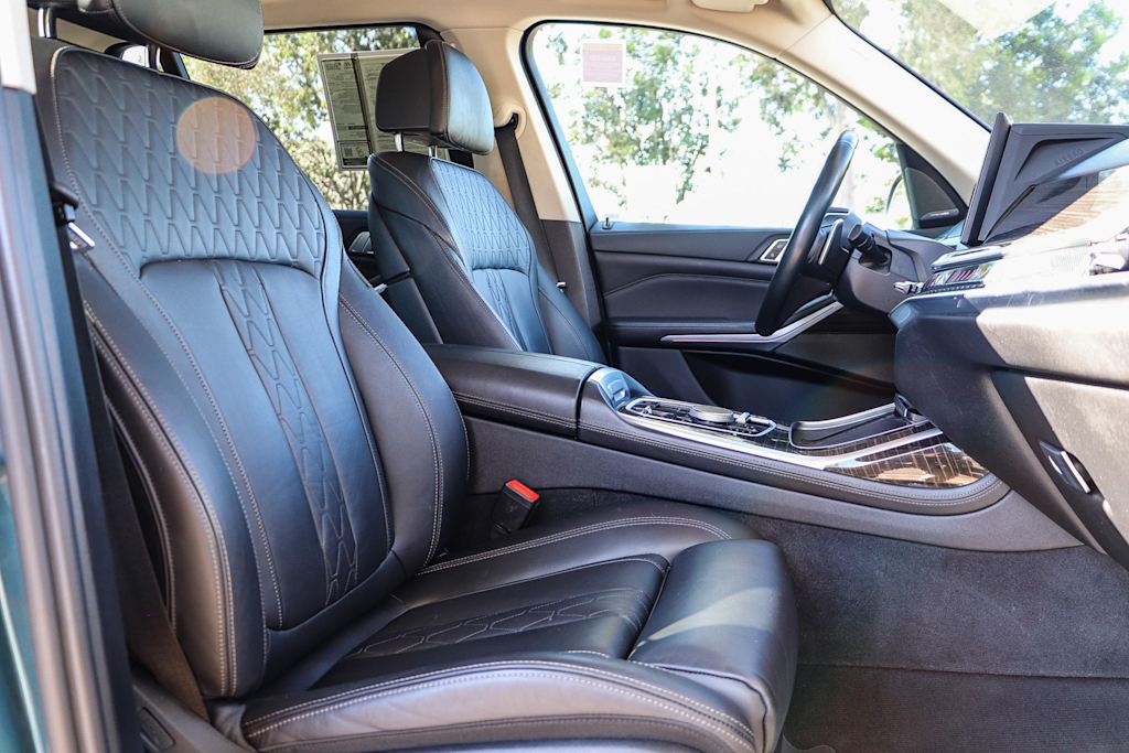 Thumbnail: 2023 BMW X7 - 10