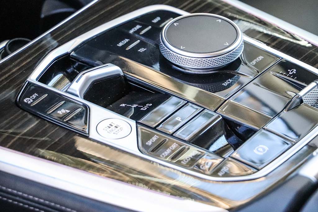 Thumbnail: 2023 BMW X7 - 8