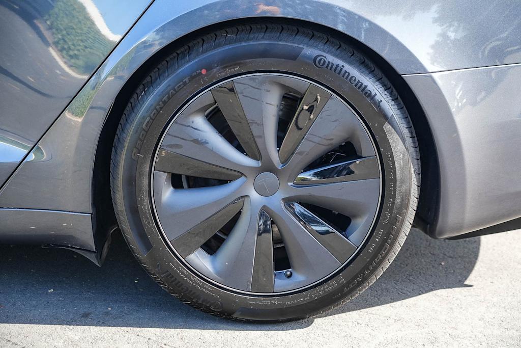 Thumbnail: 2023 Tesla Model S - 19
