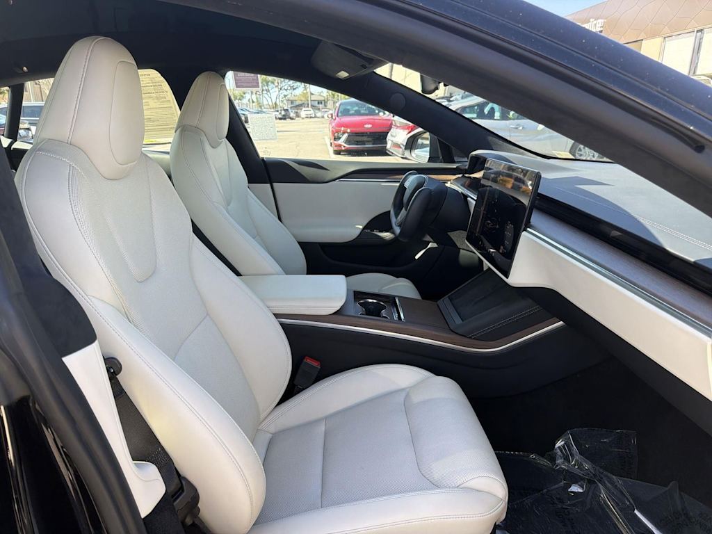 Thumbnail: 2023 Tesla Model S - 37