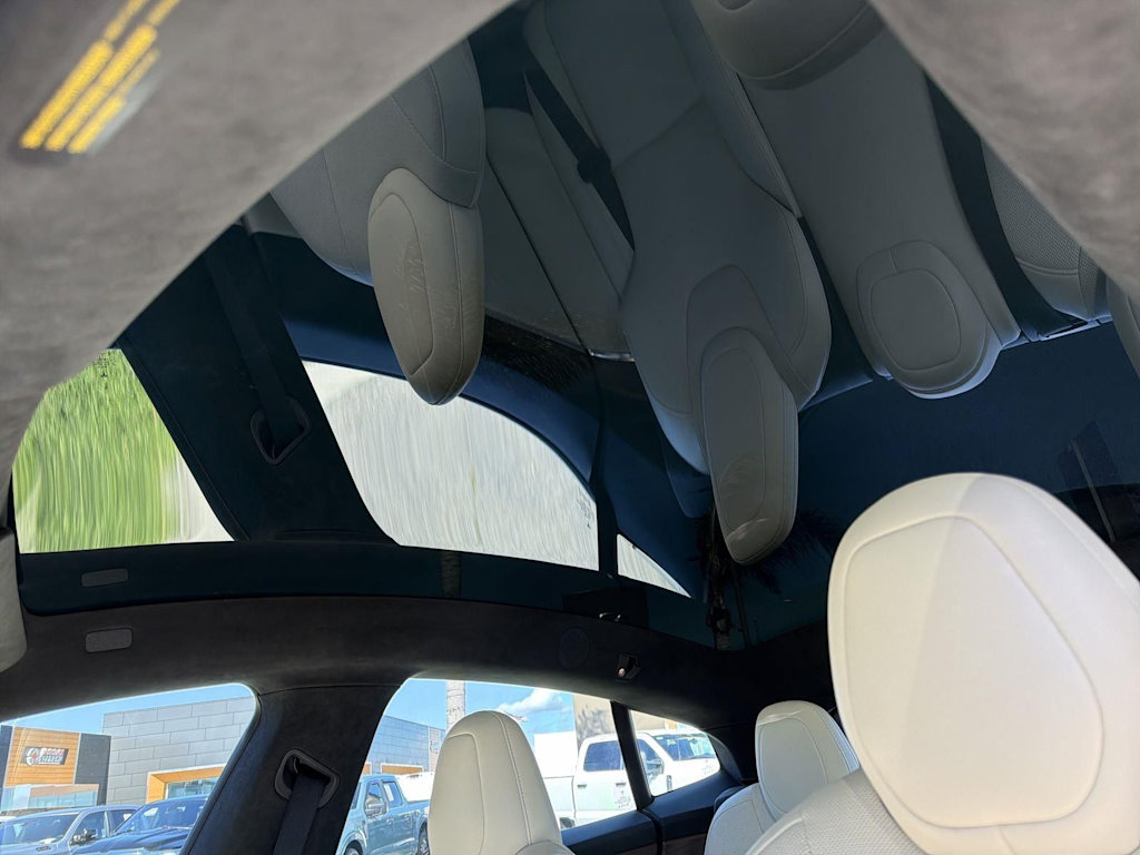 Thumbnail: 2023 Tesla Model S - 19