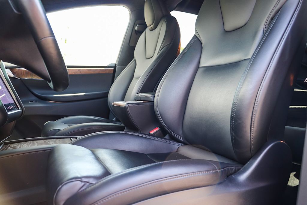 Thumbnail: 2020 Tesla Model X - 24