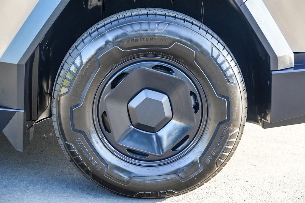 Thumbnail: 2026 Tesla Cybertruck - 5